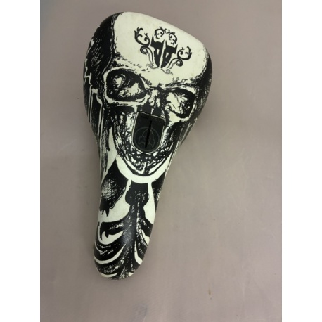 PIVOTAL SEAT PREMIUM SKULL WHITE